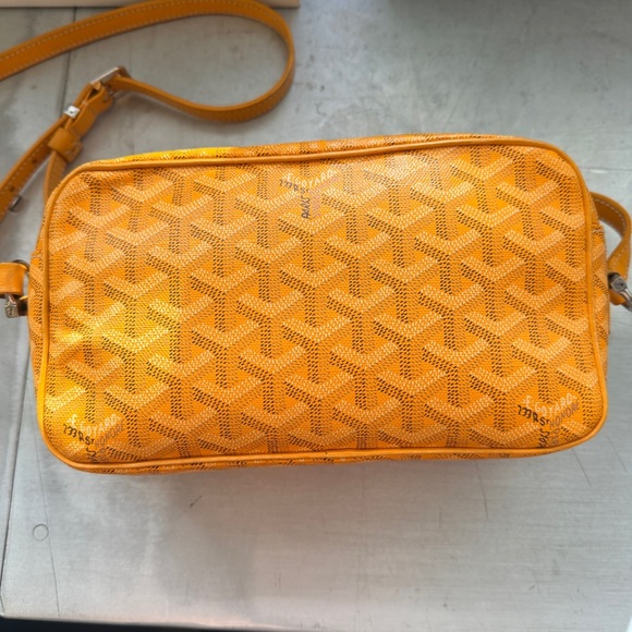 AUTHENTIC GOYARD CAP VERT YELLOW CROSSBODY BAG - Picture 2 of 16